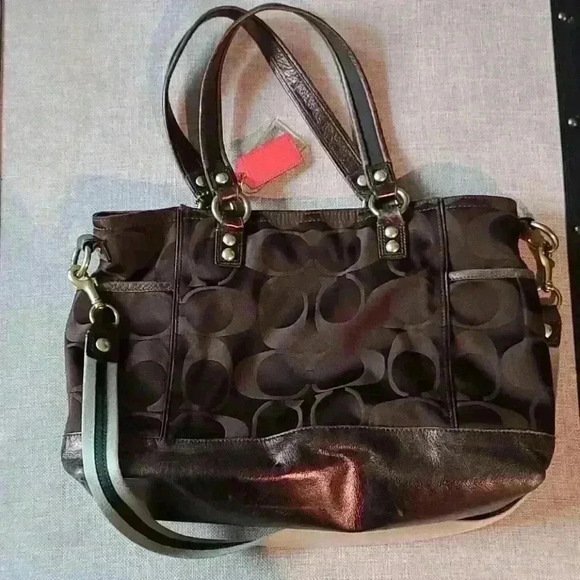 Coach purse - Picture 2 of 6